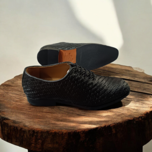 Mesh leather shoes